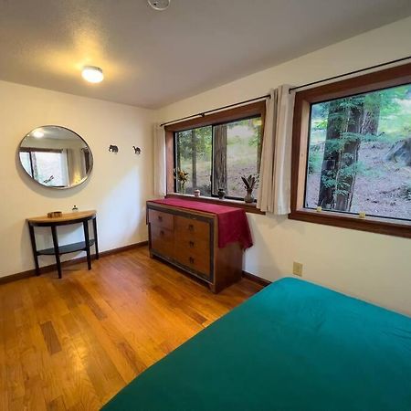 Little House In The Redwoods With A Hot Tub! Apartamento Garberville Exterior foto