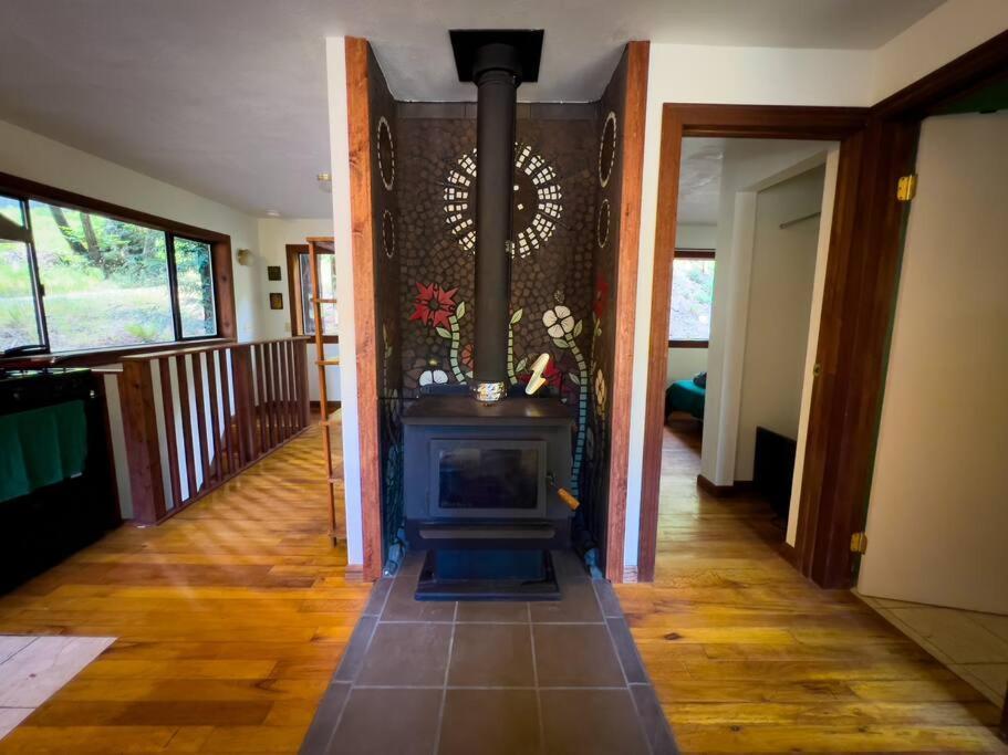 Little House In The Redwoods With A Hot Tub! Apartamento Garberville Exterior foto